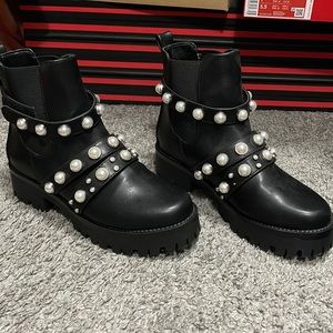 New BP black boots. Worn 1 time